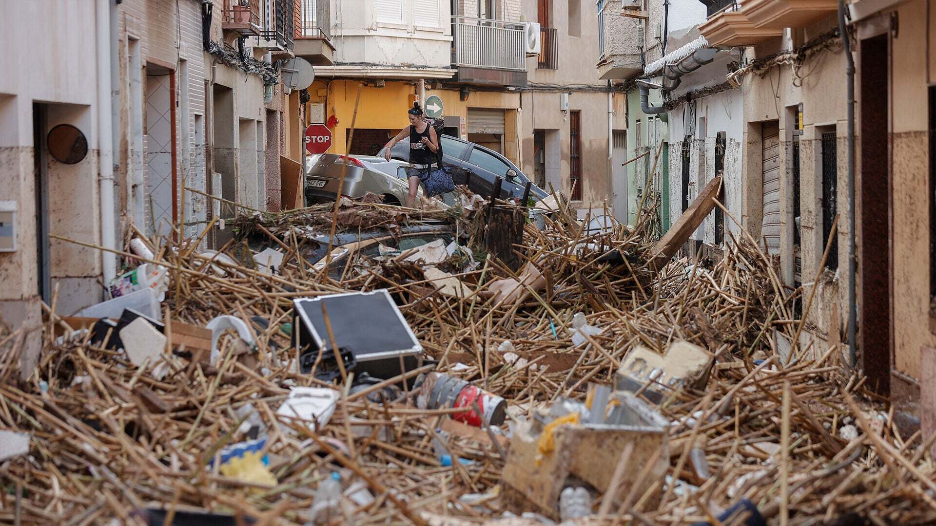 Octubre 2024 (31-10-24) Al menos 140 muertos tras una histórica DANA que ya amenaza a Castellón: Piden confinarse en sus casas