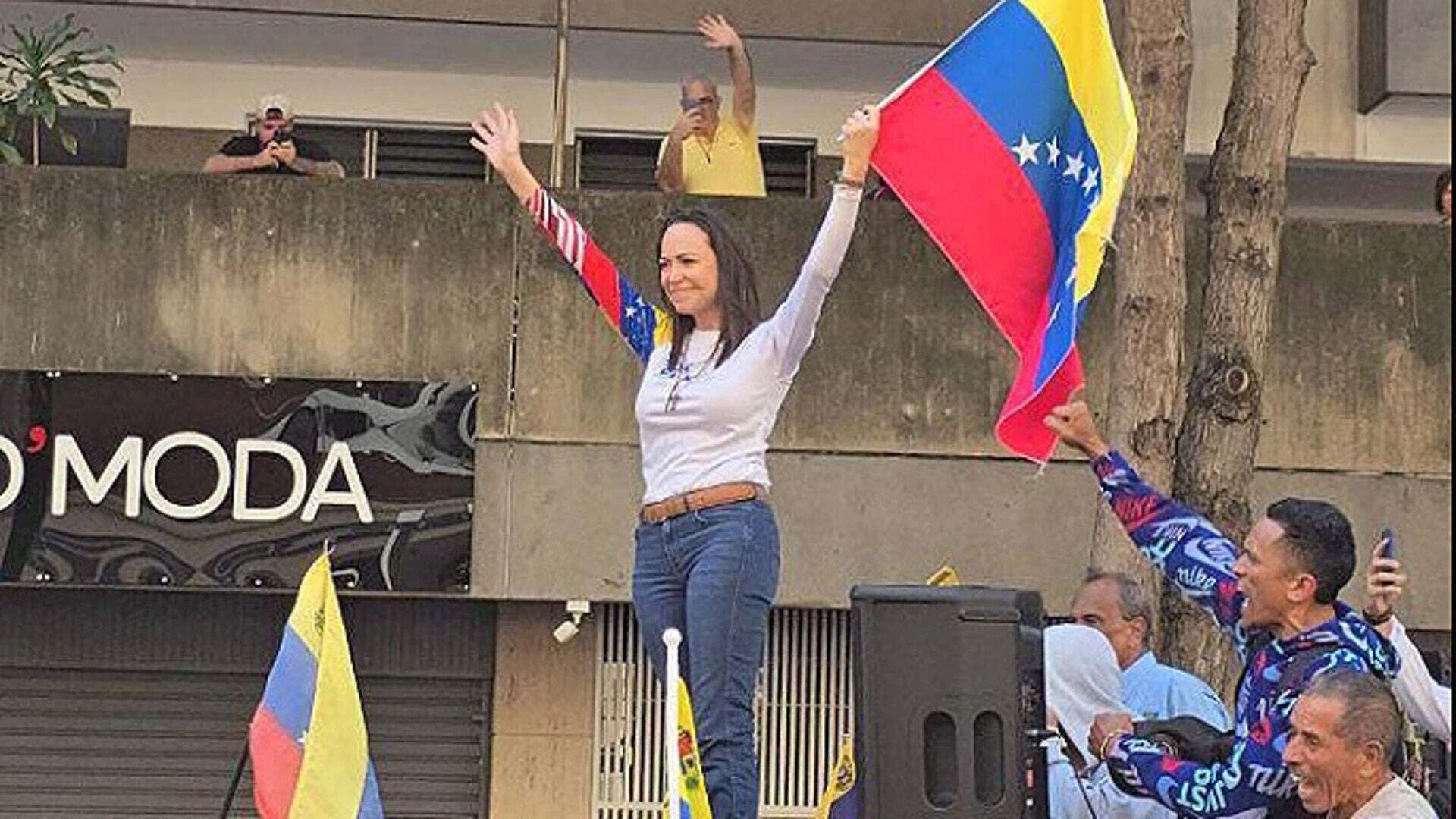 Enero 2025 (09-01-25) María Corina Machado, detenida por la Policía venezolana tras su reaparición en las protestas en Caracas