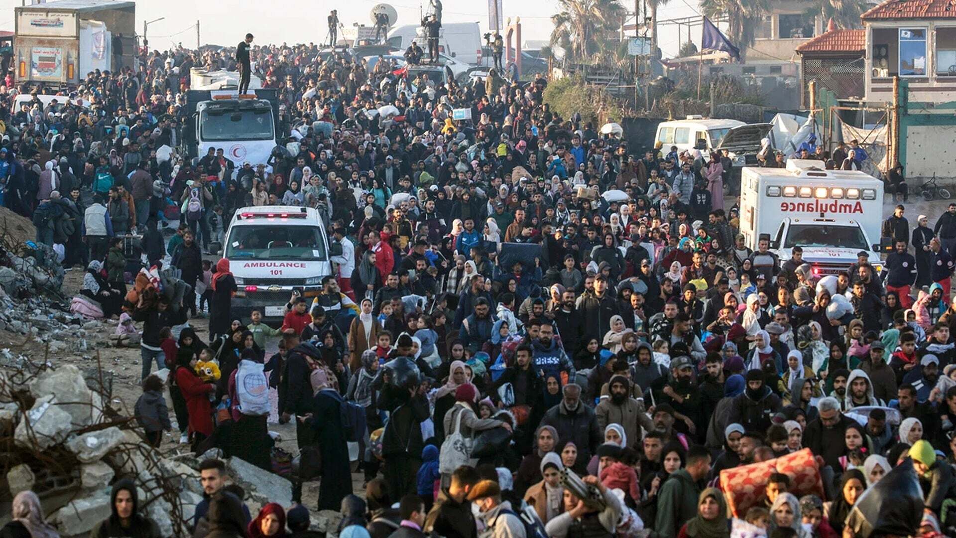 Enero 2025 (27-01-25) Miles de palestinos ya se desplazan al norte de la Franja de Gaza tras el acuerdo con Israel