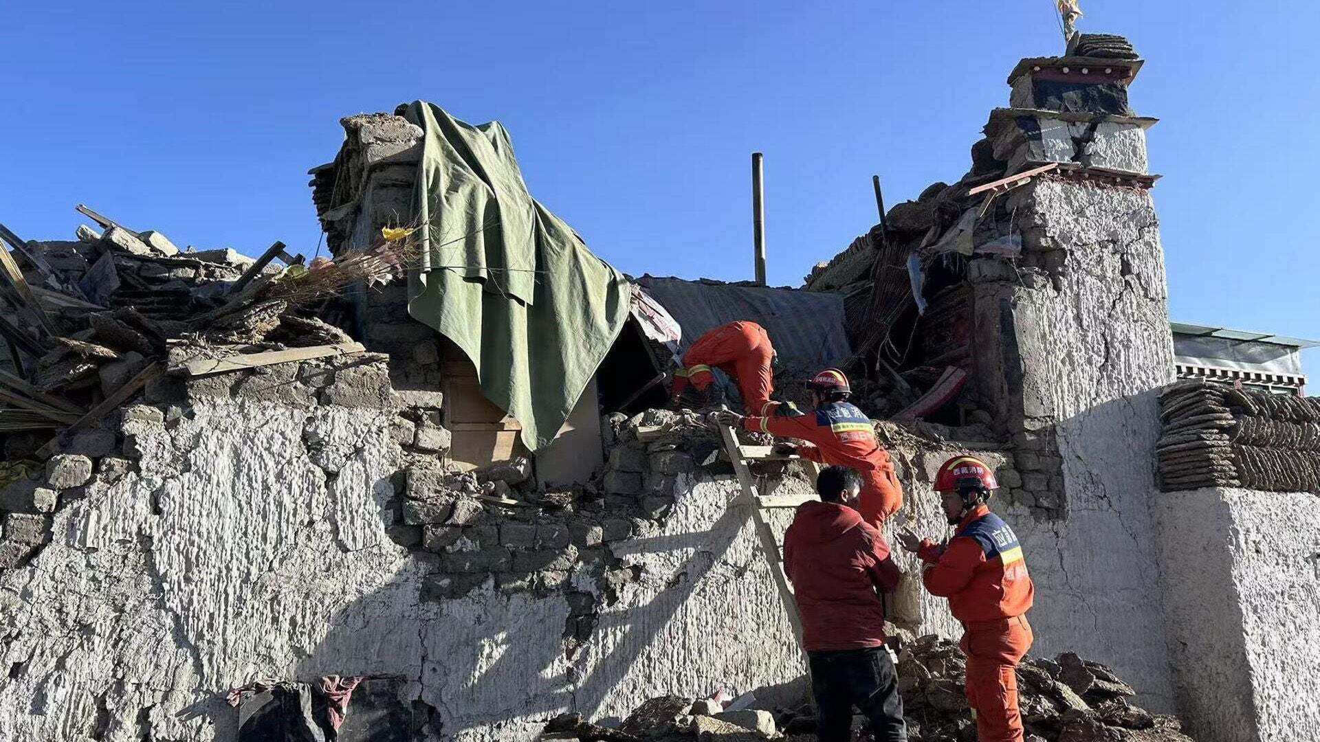 Enero 2025 (07-01-25) 53 muertos y decenas de heridos en un terremoto de magnitud 7 en el Tíbet