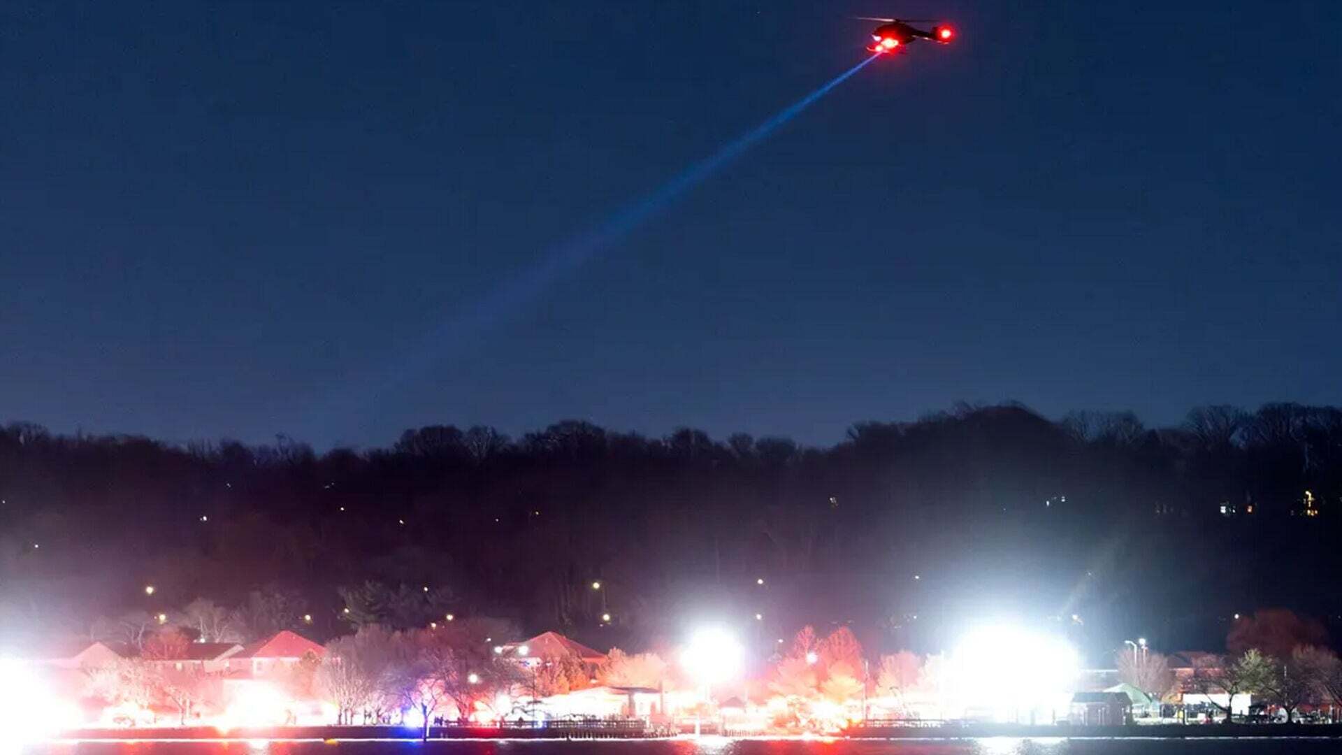 Enero 2025 (31-01-25) Se investiga si el vuelo del helicóptero del accidente de Washington era una misión encubierta sin seguimiento electrónico