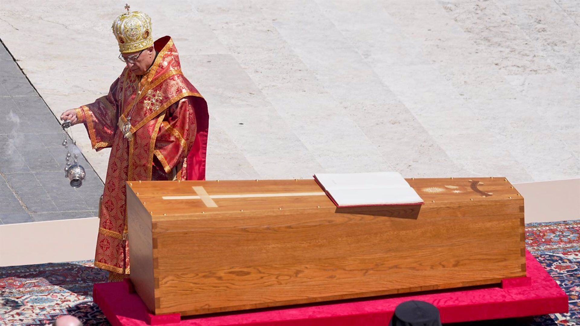 Abril 2025 (26-04-25) El papa ya descansa en la basílica Santa María la Mayor