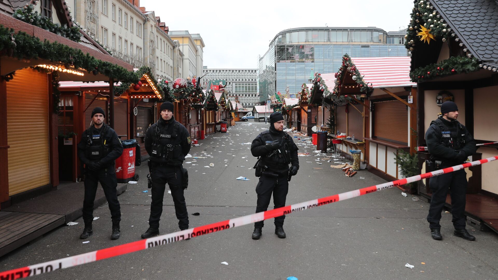 Diciembre 2024 (21-12-24) Escalofriantes imágenes del atropello masivo en un mercadillo navideño en Alemania en la ciudad de Magdeburgo