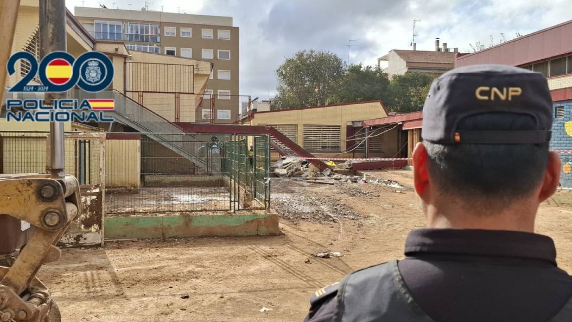 Noviembre 2024 (24-11-24) Muere una persona por un derrumbe del techo de un colegio en Massanassa, Valencia