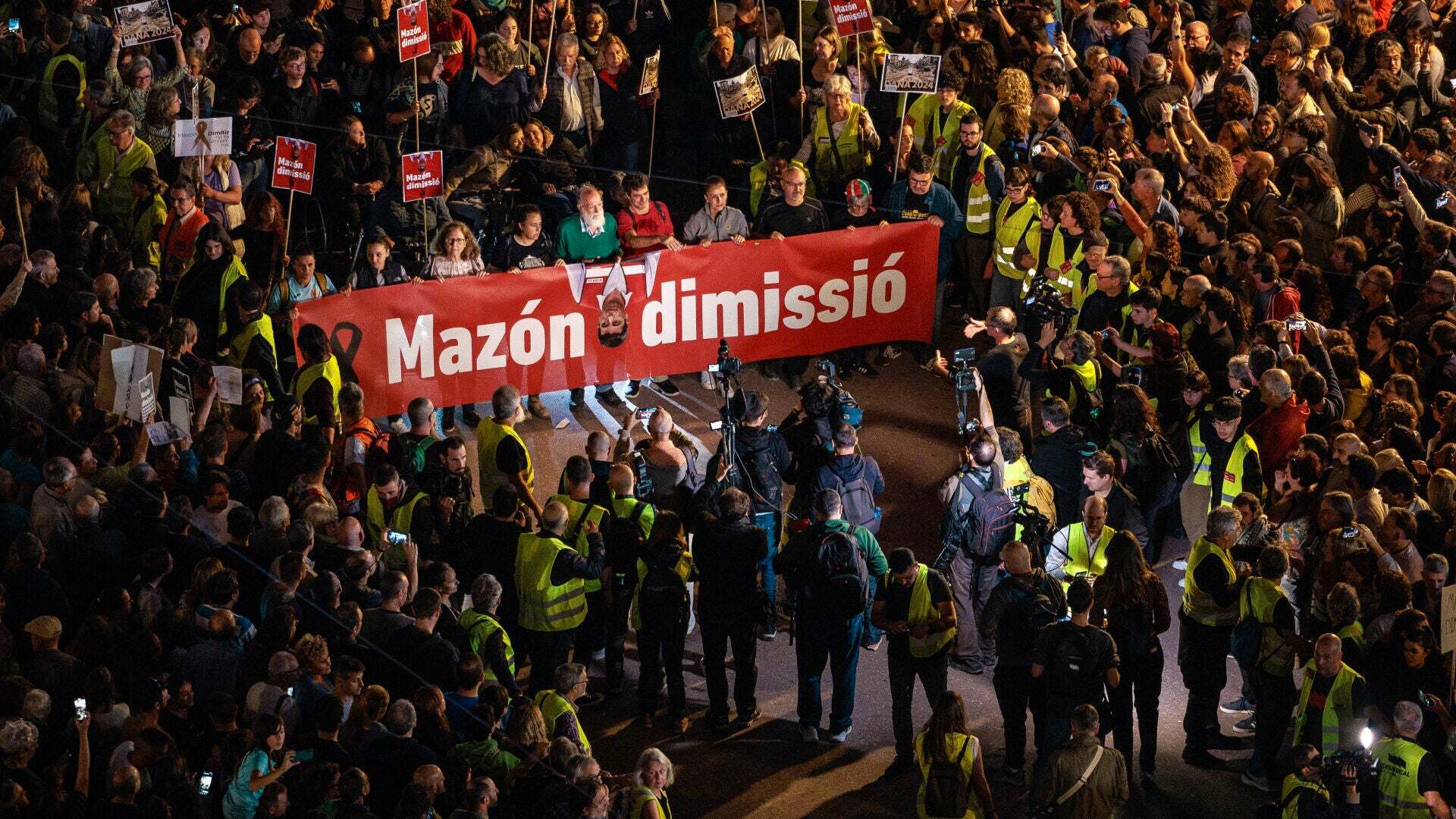 Noviembre 2024 (30-11-24) Valencia vuelve a salir a la calle para exigir la dimisión de Mazón por la DANA