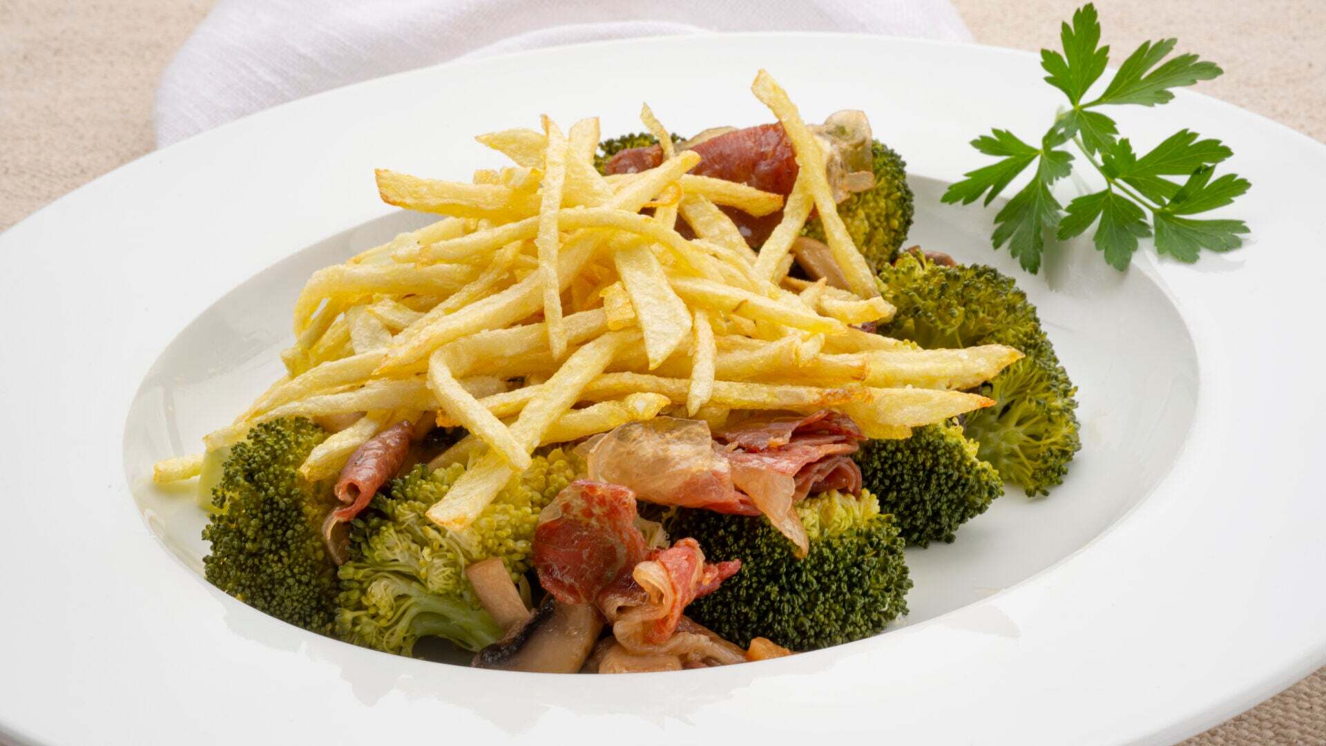 Temporada 1 Brócoli con champiñoses y patatas y rodaballo asado con mojo verde