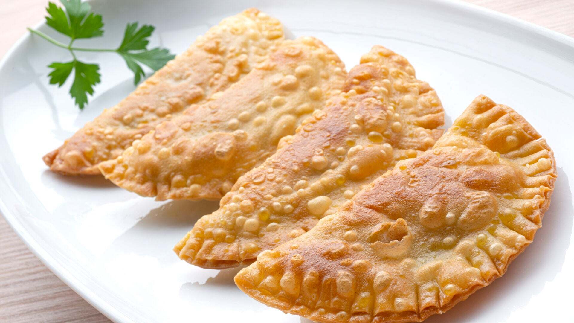 Temporada 1 Empanadillas de patata, jamón y queso y guiso de borraja y arroz con chorizo