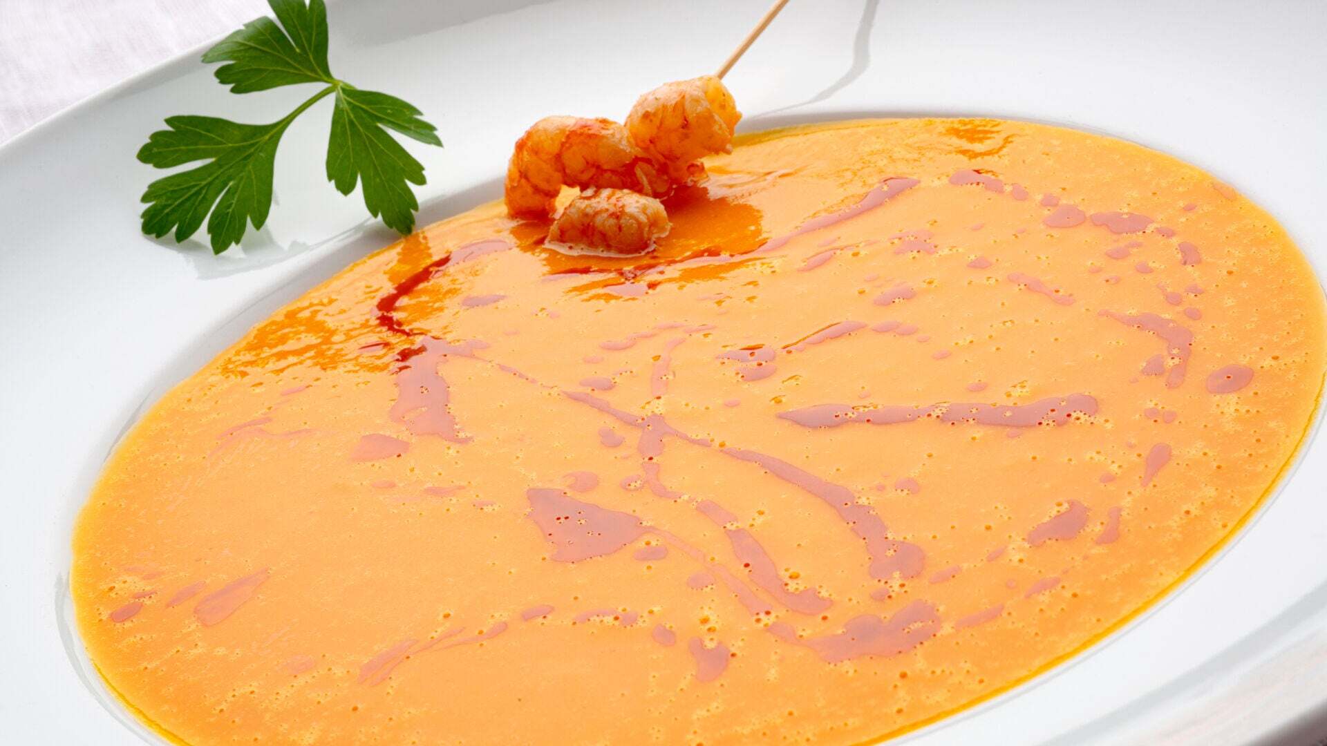 Temporada 1 Sopa fría de calabaza y naranja con gambas y quiche de queso manchego y cebolla caramelizada