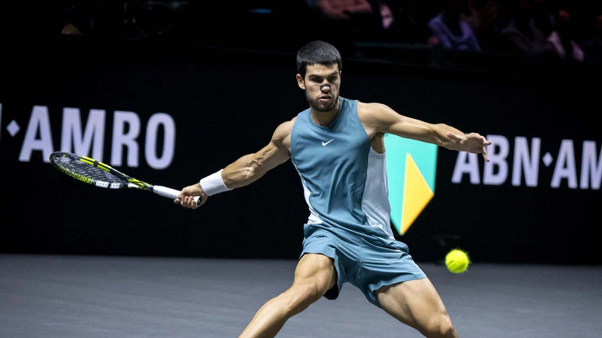 Febrero 2025 (07-02-25) Carlos Alcaraz arrolla a Pedro Martínez rumbo a las semifinales de Róterdam