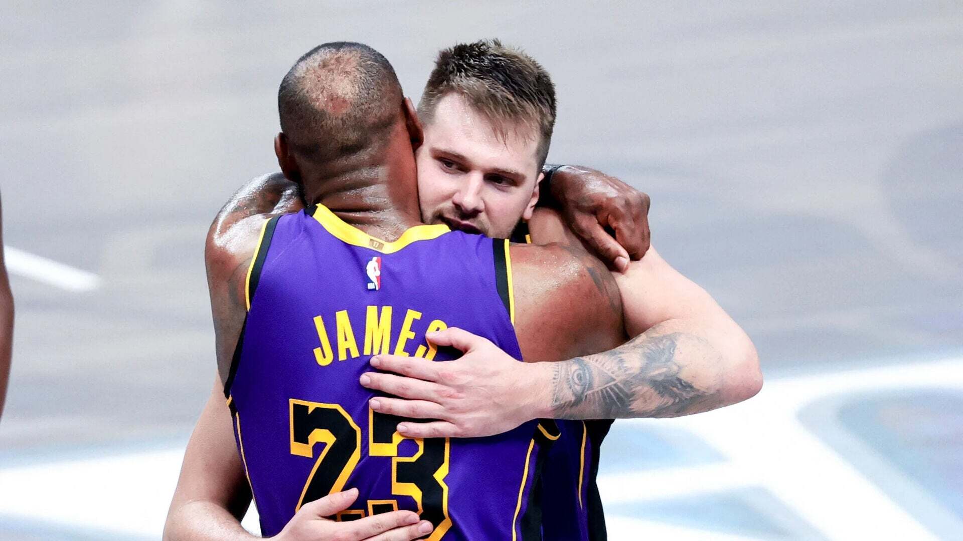 Mayo 2025 (01-05-25) Los Lakers de Luka Doncic y Lebron James dicen adiós a la temporada