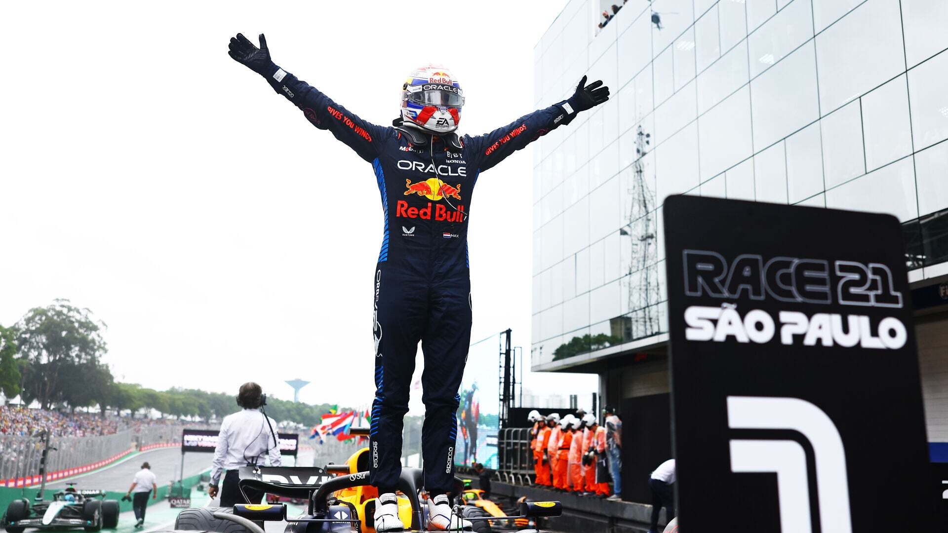 Noviembre 2024 (03-11-24) Proeza de Verstappen para atar su cuarto título consecutivo y nueva pesadilla de Alonso: 