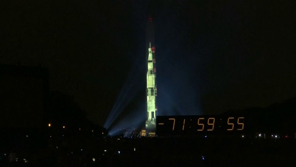 Temporada EEUU recuerda al lanzamiento del Apolo 11 con una proyección en el obelisco Washington