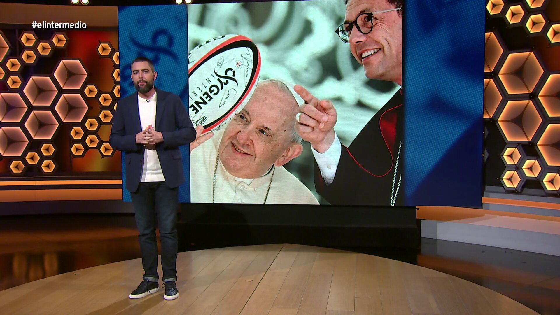 Temporada 1 (16-08-22) La respuesta de Dani Mateo al papa Francisco tras sus palabras sobre las suegras: 