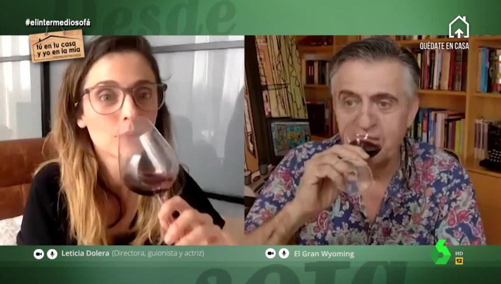 Temporada 1 (30-07-20) El juego de 'Yo nunca' entre Leticia Dolera y Wyoming con una copa de vino: 