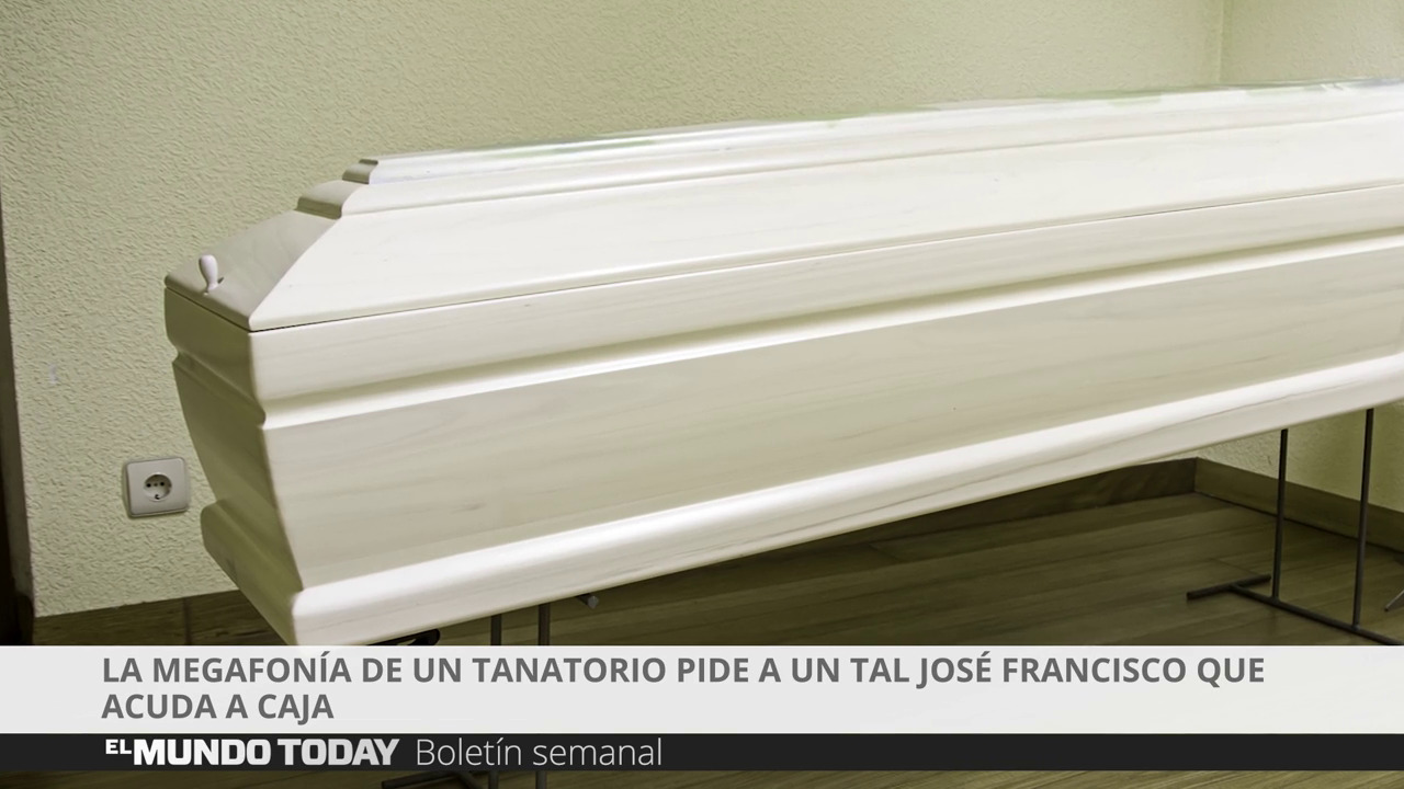 Temporada 1 La megafonía de un tanatorio pide a un tal José Francisco que acuda a caja