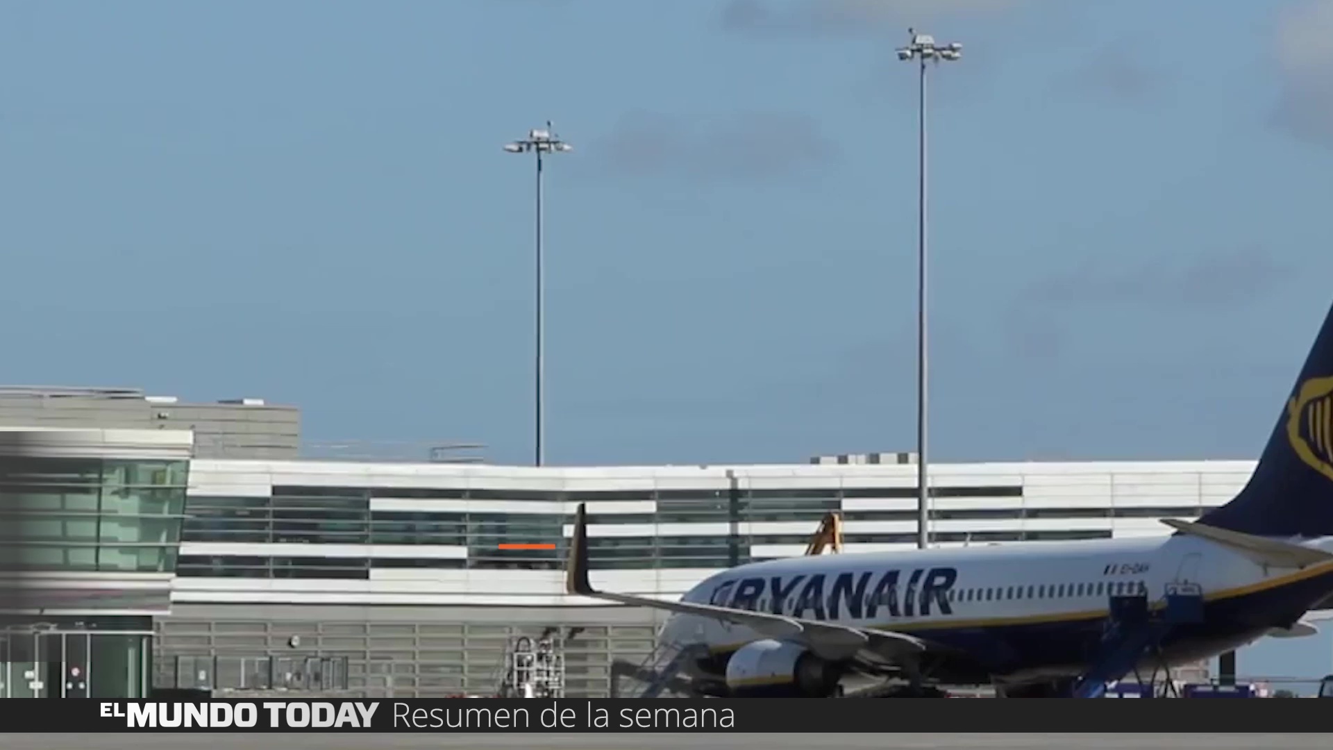 Temporada 1 Ryanair decide plastificar sus billetes por si el avión cae al agua