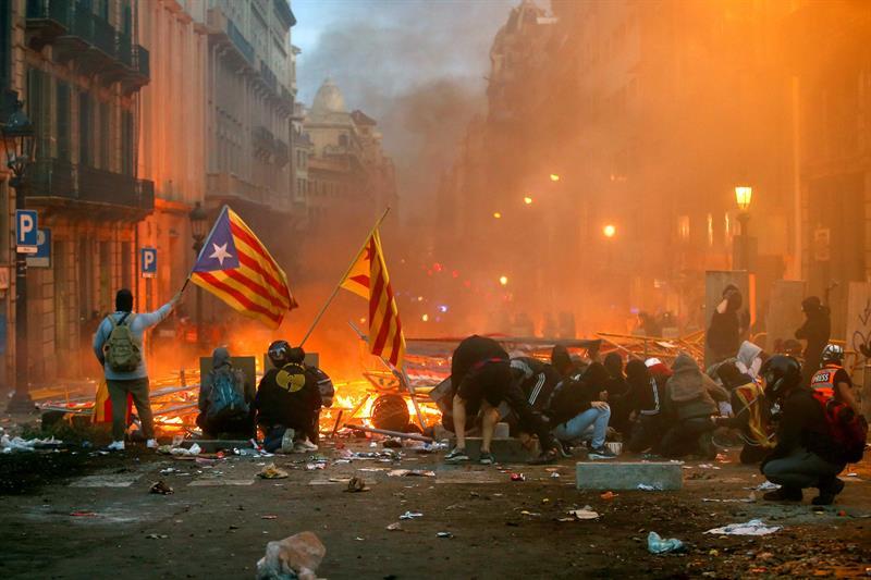 Temporada (18-10-19) Especial Informativo: Barricadas con fuego y tanquetas de agua en Barcelona