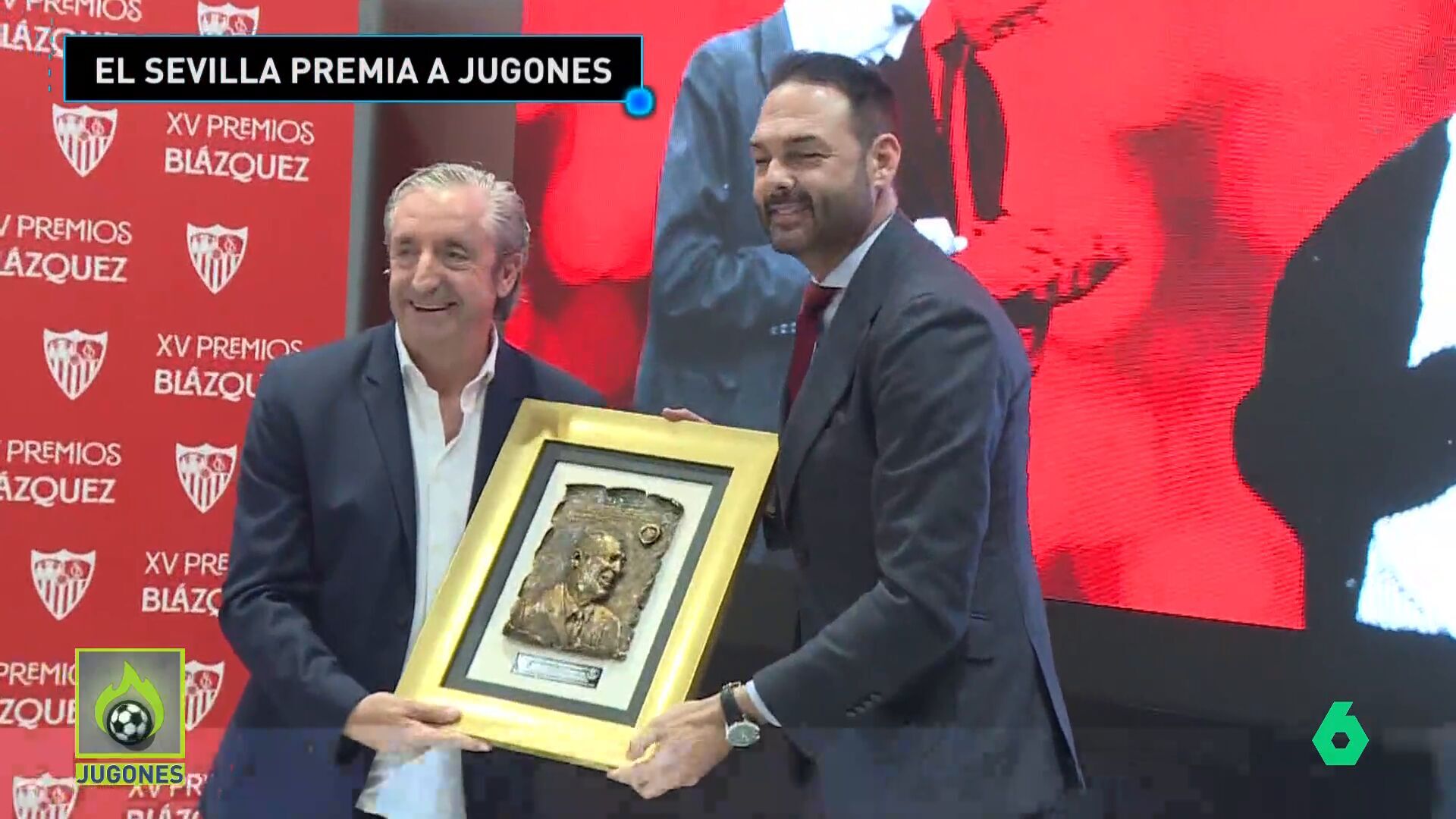 Noviembre 2024 (13-11-24) El Sevilla FC premia a 'Jugones' por su reportaje sobre Idrissa Simbone