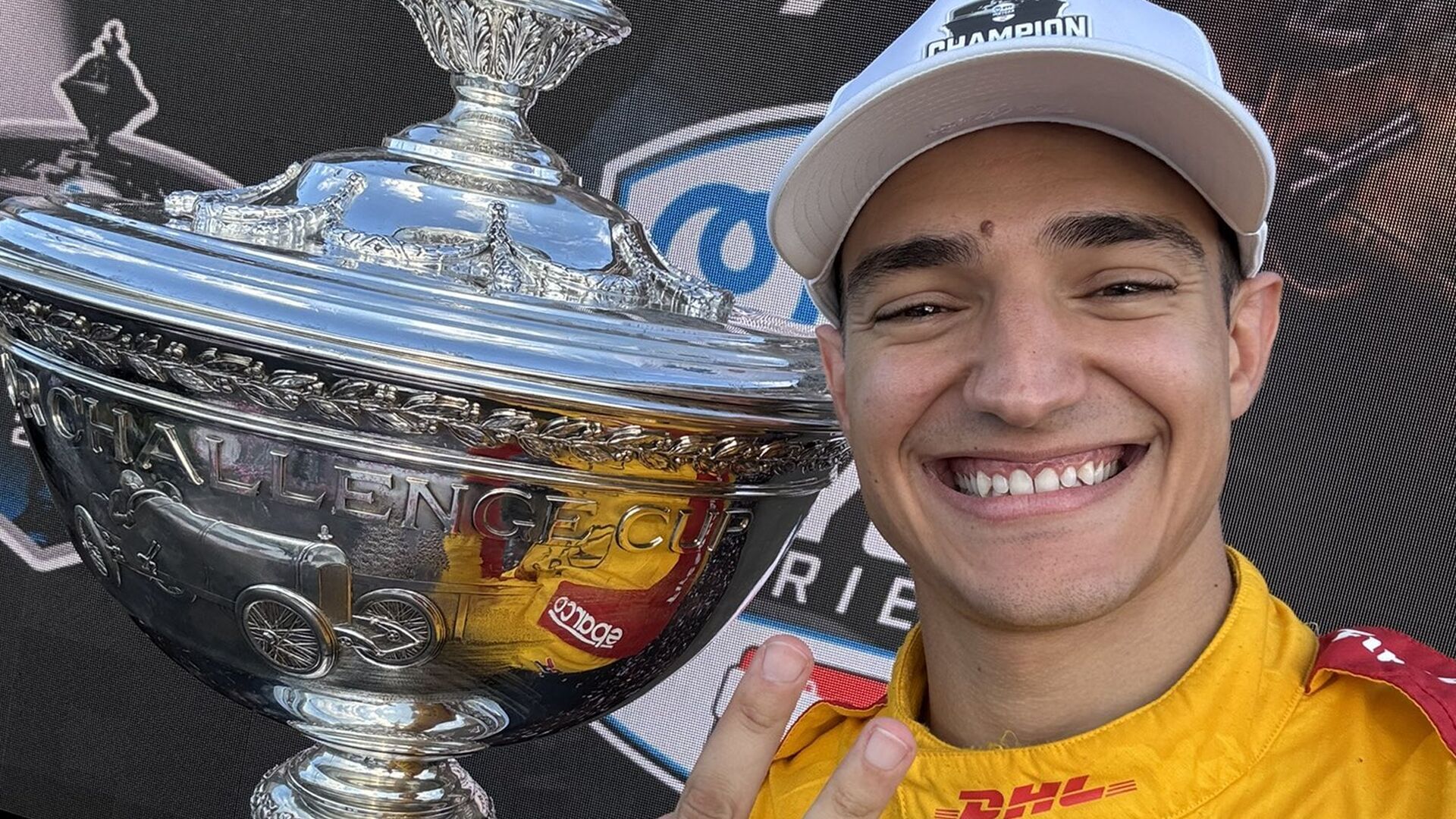 Septiembre 2024 (16-09-24) Alex Palou hace historia ganando su tercer título de IndyCar… y apunta al cuarto