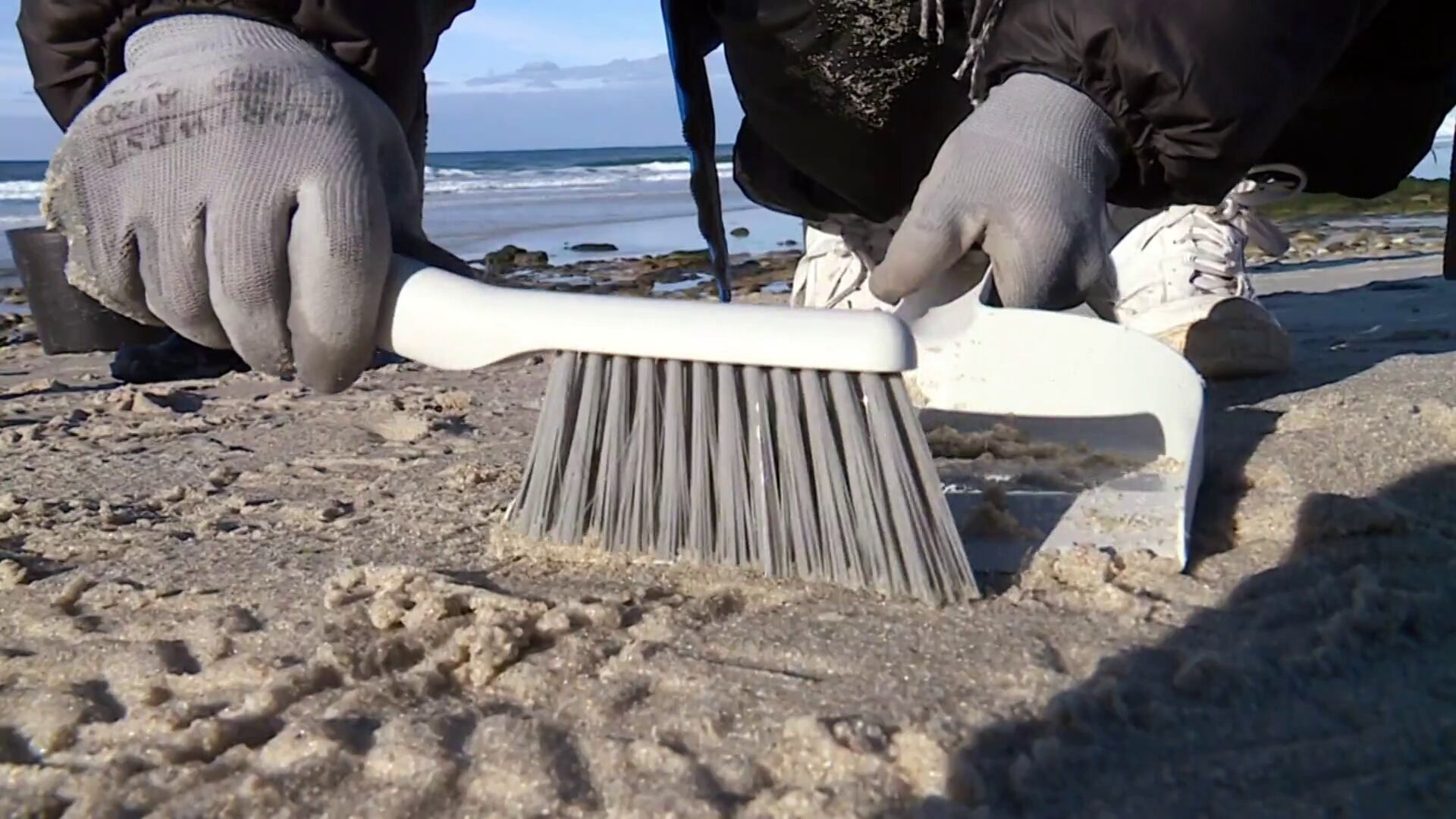 Temporada 13 Columnas de la historia. Contaminación en la costa: outra máis