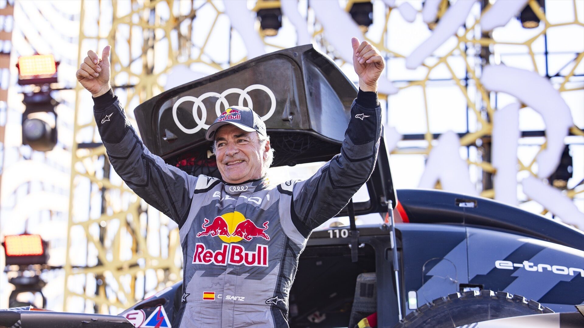 Octubre 2024 (03-10-24) Carlos Sainz ya ha entrenado en las dunas para continuar siendo el rey del Dakar