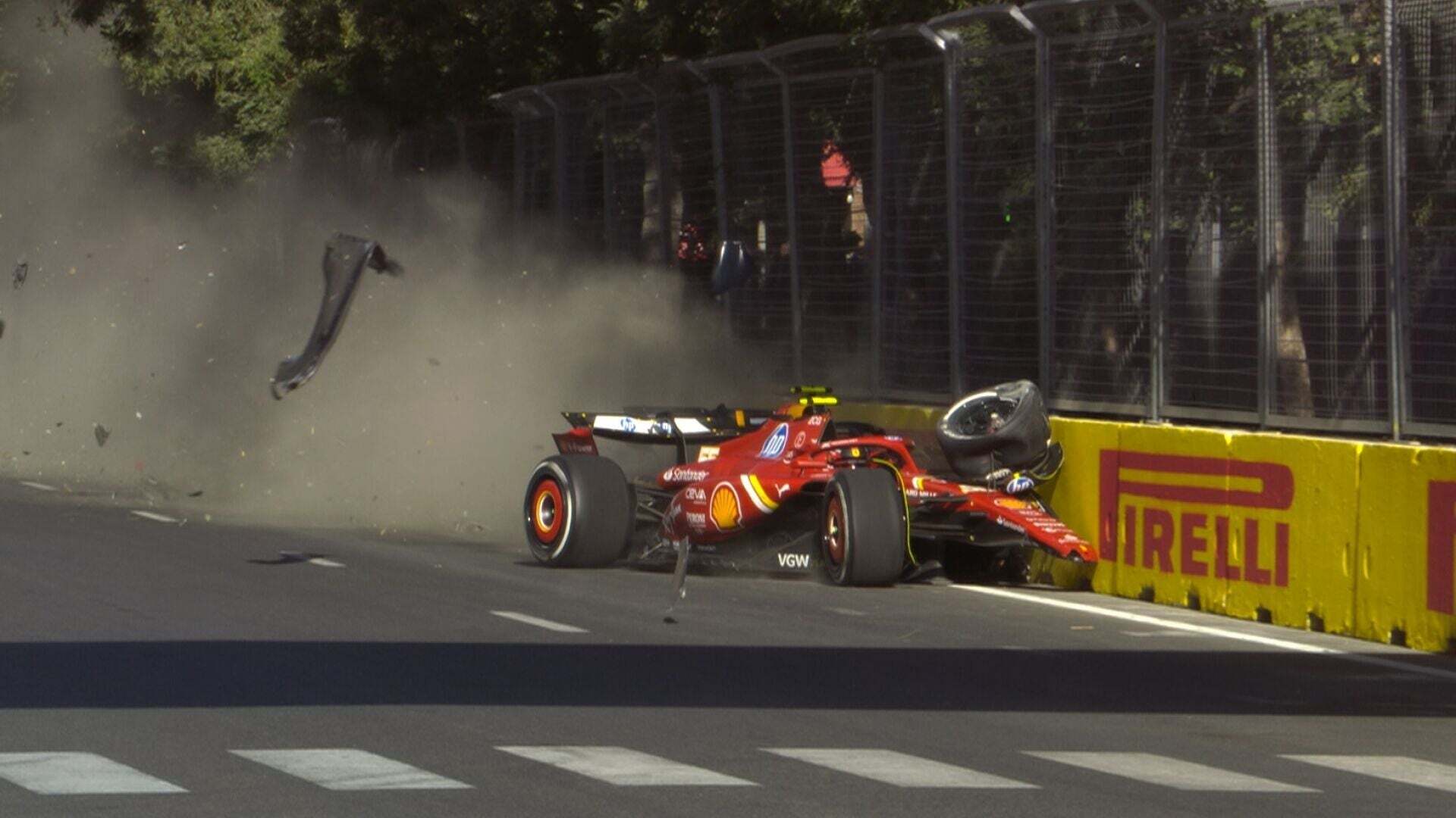 Septiembre 2024 (15-09-24) Lío total en Bakú: así fue el fortísimo accidente entre Carlos Sainz y Sergio Pérez al final del GP de Azerbaiyán