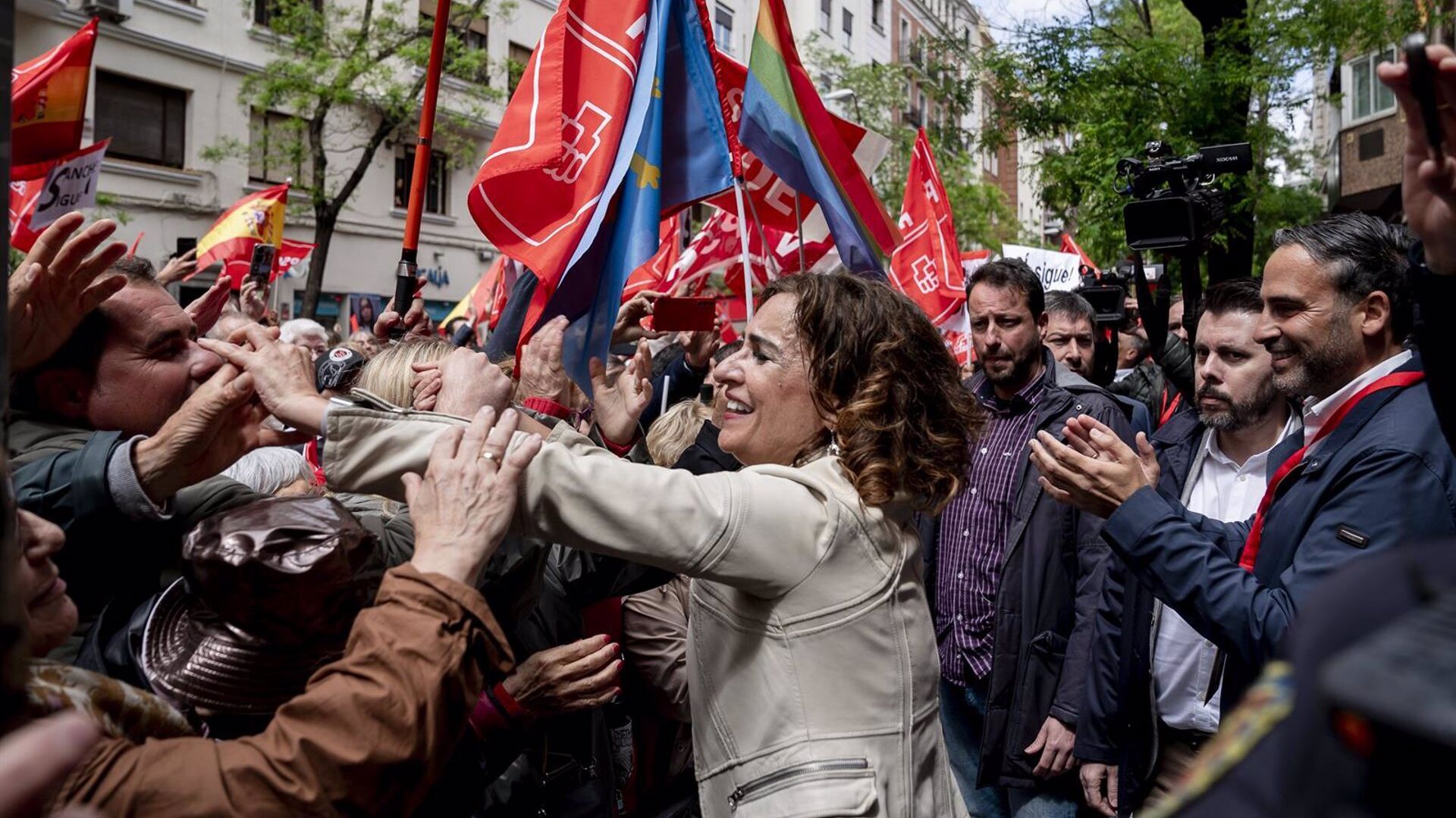 Abril 2024 (27-04-24) La dirección del PSOE se une a la movilización en la calle para pedir a Sánchez que no dimita
