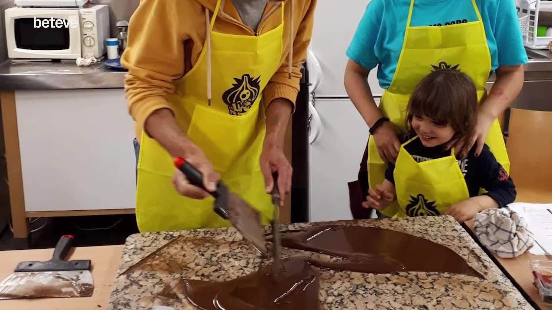 10 d'Octubre de 2019 Col·lectiu culinari all negre: alta cuina per a tota la família