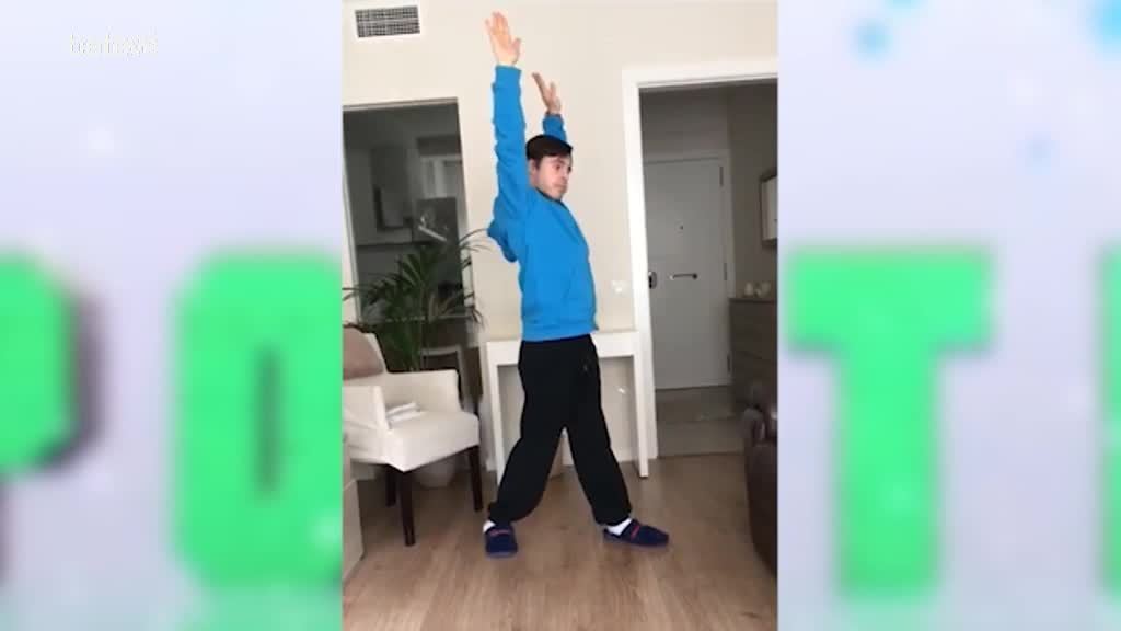 20 d'Abril de 2020 Sergio Carreras s’entrena per jugar a tennis i Sandra Sanz fa gimnàstica amb molt de ritme