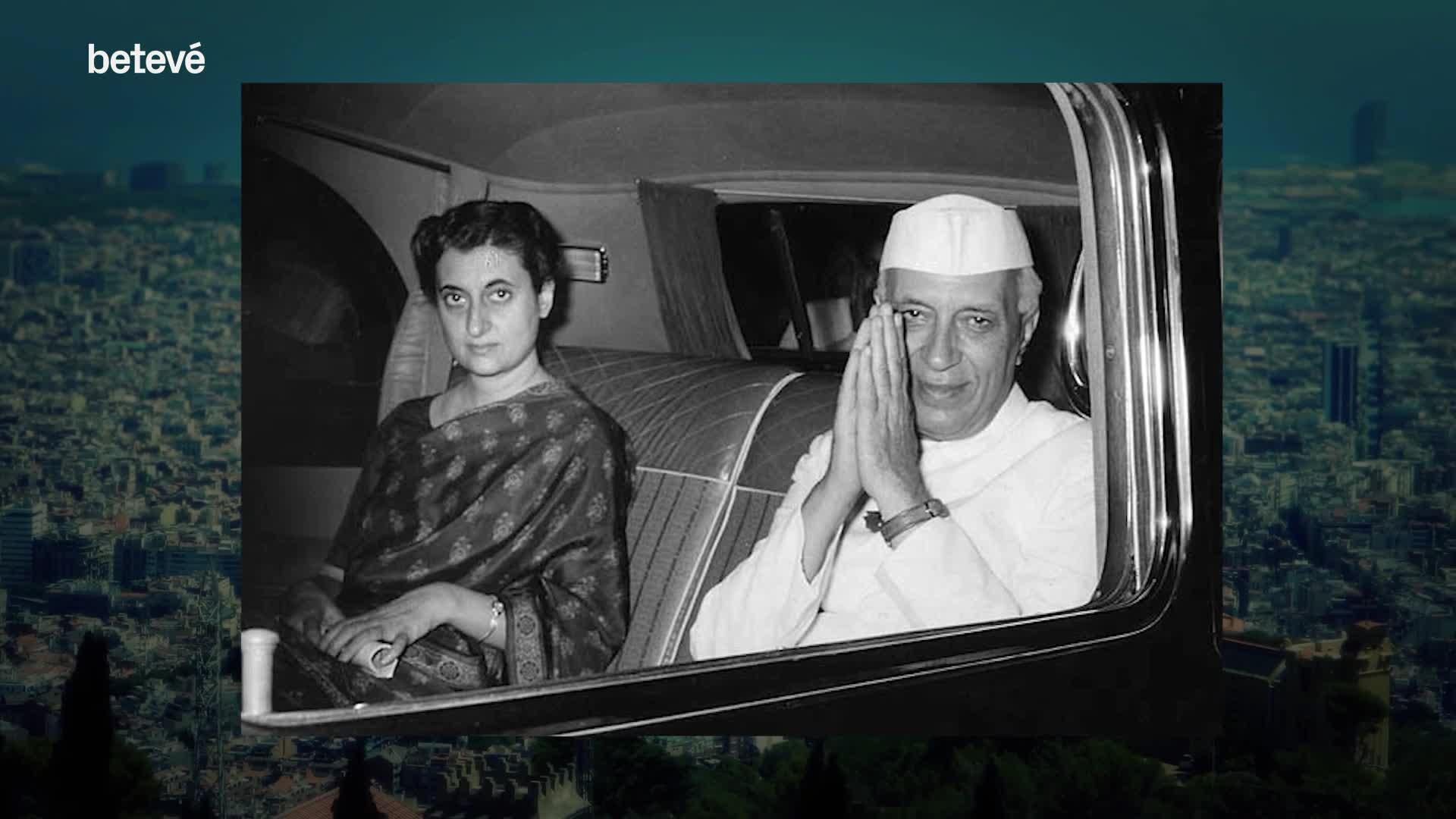 19 de Març de 2020 Nehru i Indira Gandhi saluden la República