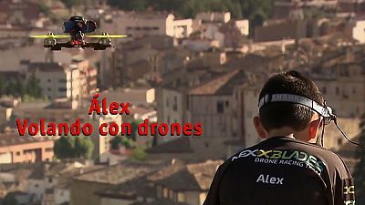 Álex, volando con drones