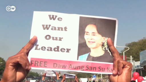 Los manifestantes en Birmania rechazan el gobierno militar