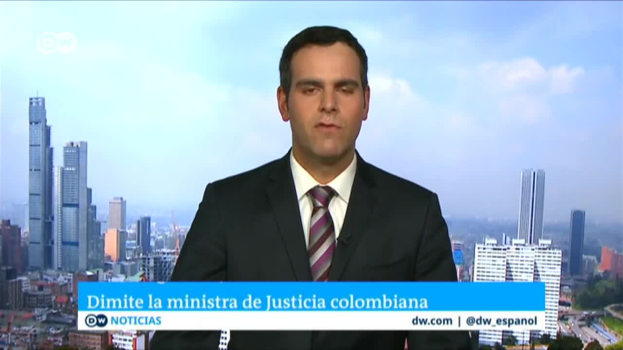 Renuncia ministra de Justicia colombiana