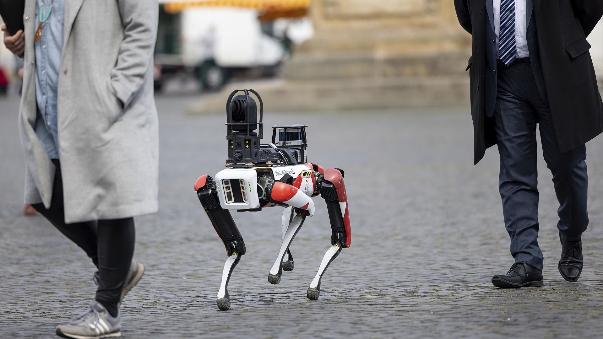 La visión del futuro de Dubái demuestra cómo los robots formarán parte de la vida cotidiana