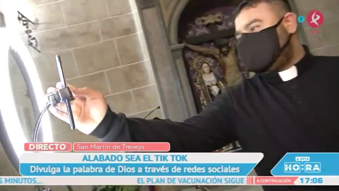 Obeb, el cura Tik Tok de San Martín de Trevejo