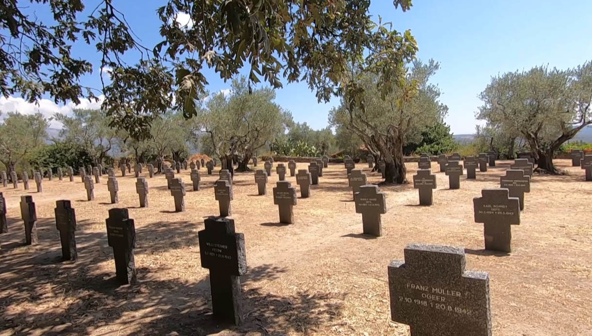 ¿Por qué hay un cementerio militar alemán en Cuacos de Yuste?