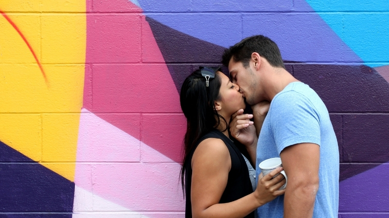 ¿Sabías que hoy es el día internacional del beso?