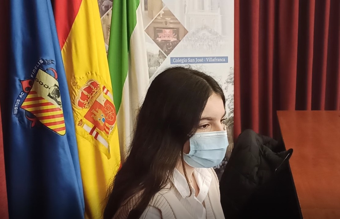 Celia Cabeza, del colegio San José de Villafranca, ganadora provincial del concurso 'Carta a un militar español'