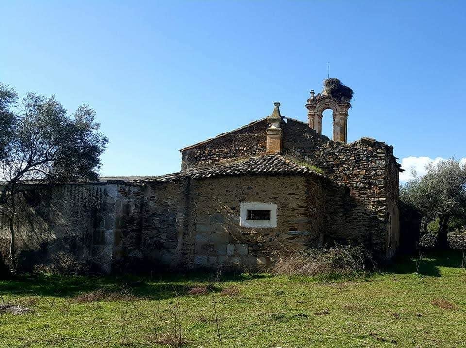 Destruyen la iglesia visigoda de Santa María de Brovales y la Guardia Civil investiga los hechos