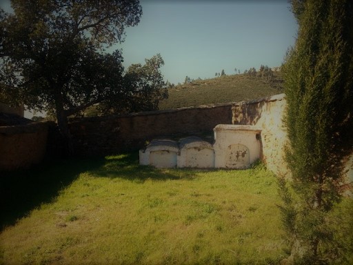 El cementerio más pequeño de Extremadura