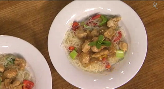 Pollo Thai con Vermicelli (25/05/15)