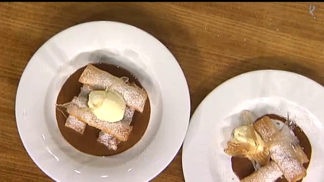 strudel de manzana con salsa de chocolate y avellana (04/12/15)