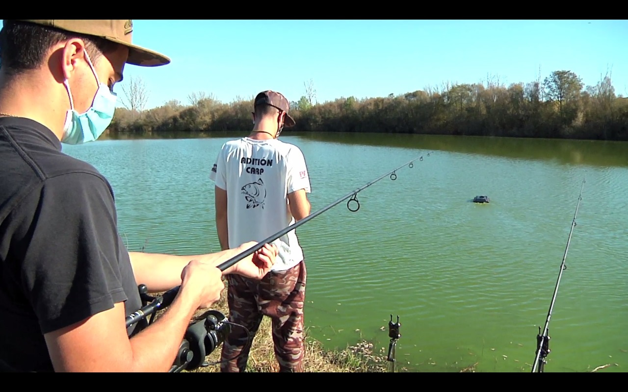 Asistimos a la sesión inaugural de un nuevo club de carpfishing en los Charcones de Coria