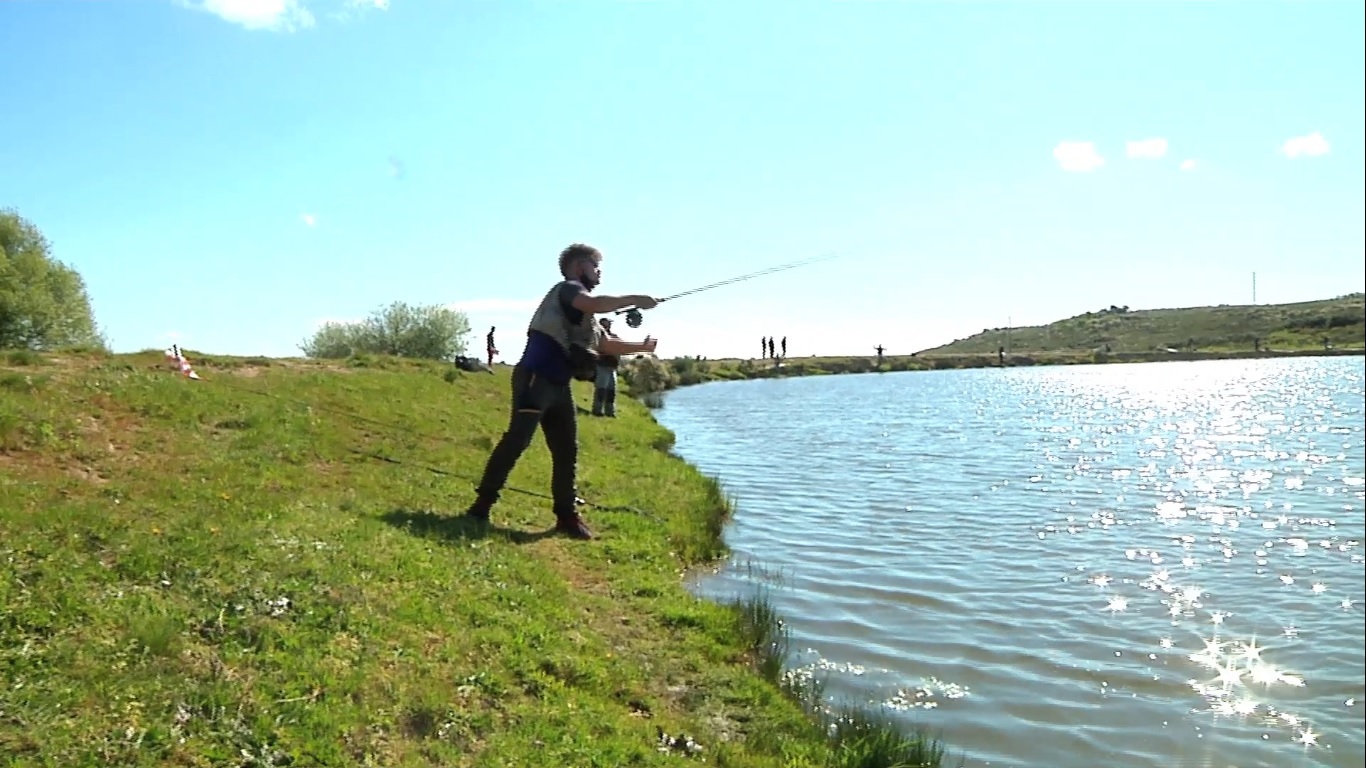 Asistimos al selectivo regional salmónidos mosca lago-orilla disputado en Jaraíz de la Vera