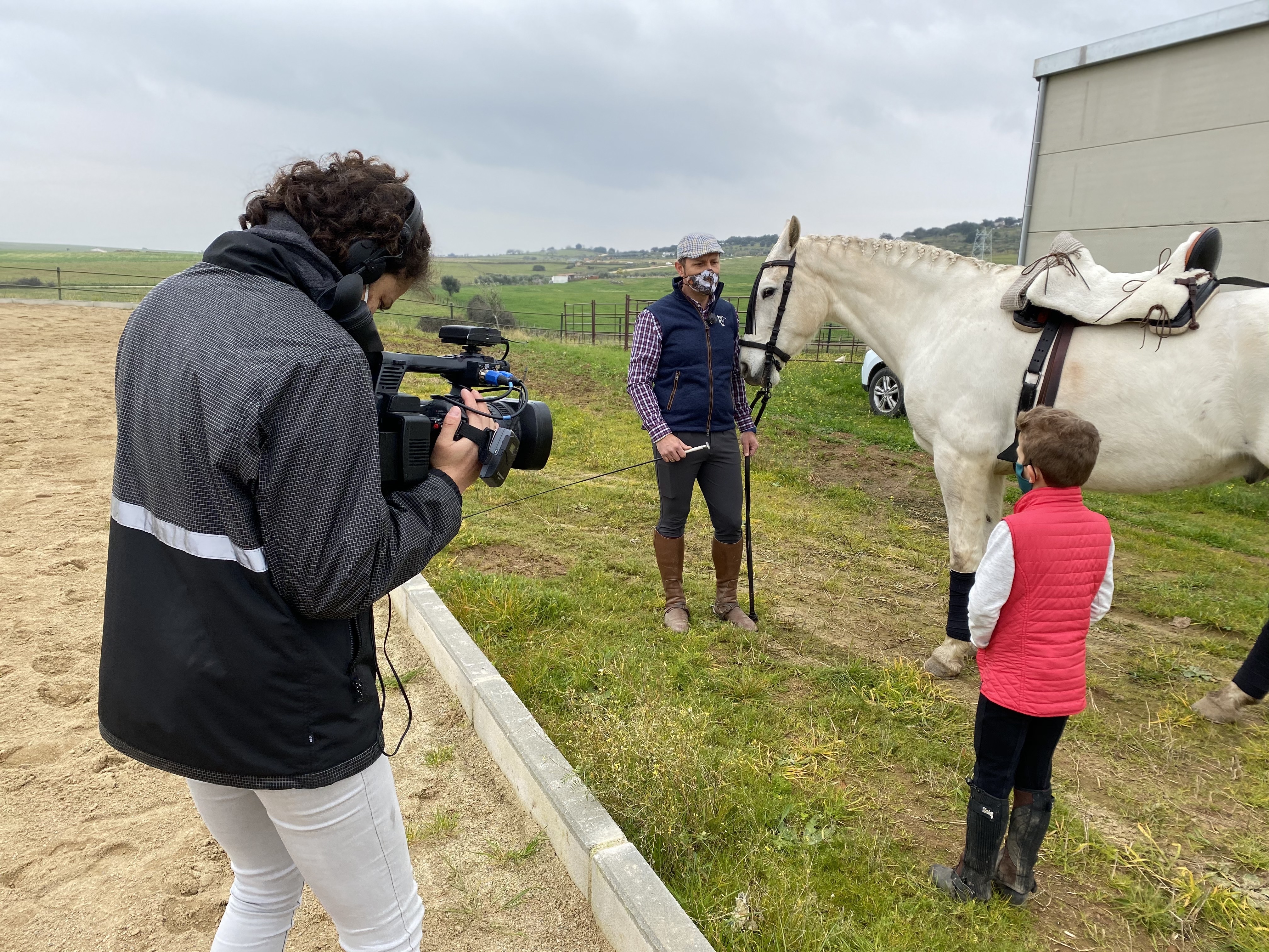 Tres generaciones y una amistad pura unidas por el caballo