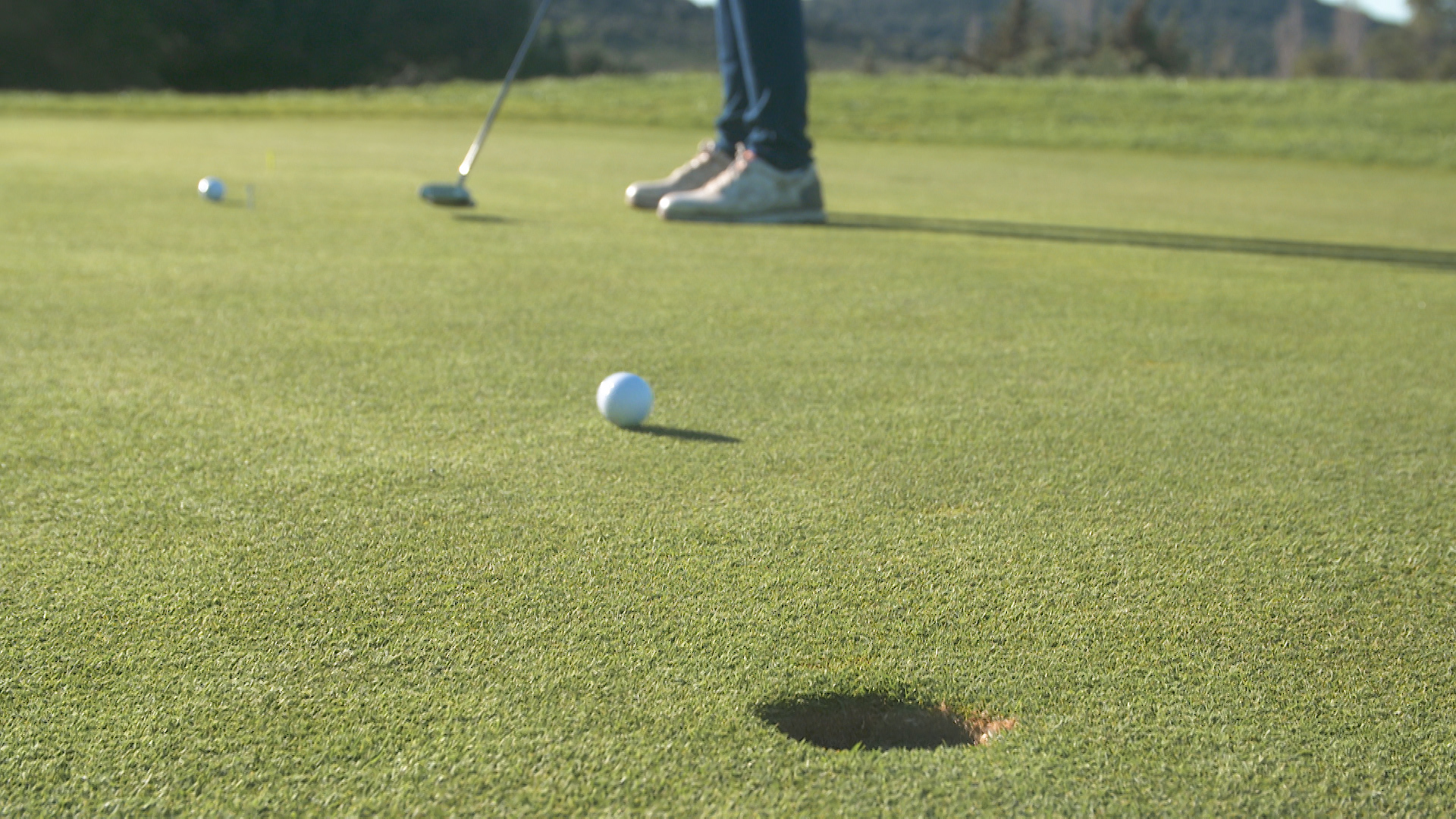 ¡Llegamos al green! Aprendemos los golpes de golf en una clase magistral