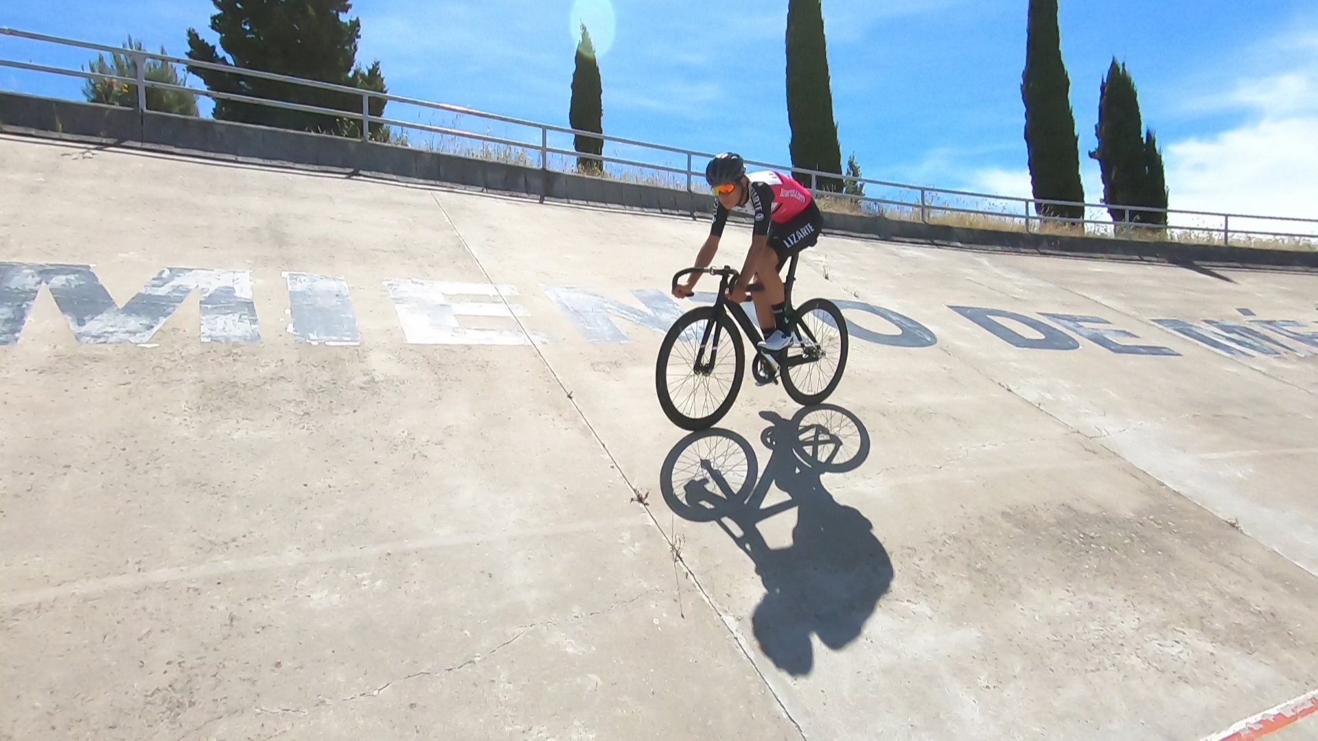 Pablo Carrascosa, primer extremeño en conseguir el oro en pista de forma individual