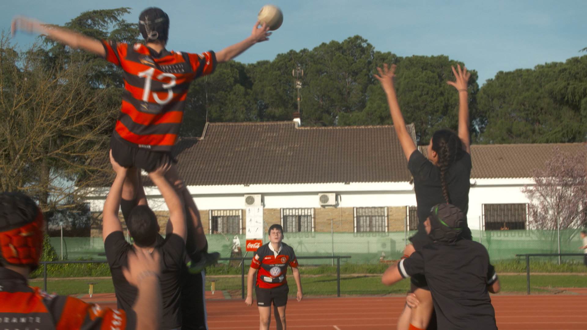 El Club Rugby Badajoz nos enseña a jugar a su deporte favorito: ¡Apúntate al rugby!