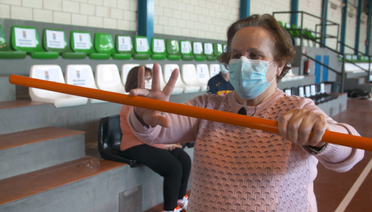 La 3ª edad se pone en forma en Guadiana como unas majorette