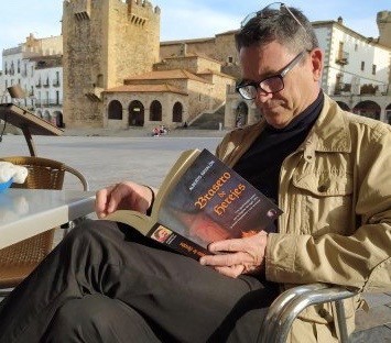 (20/10/20):Alberto Navalón: un escritor cacereño cuyas novelas huelen….